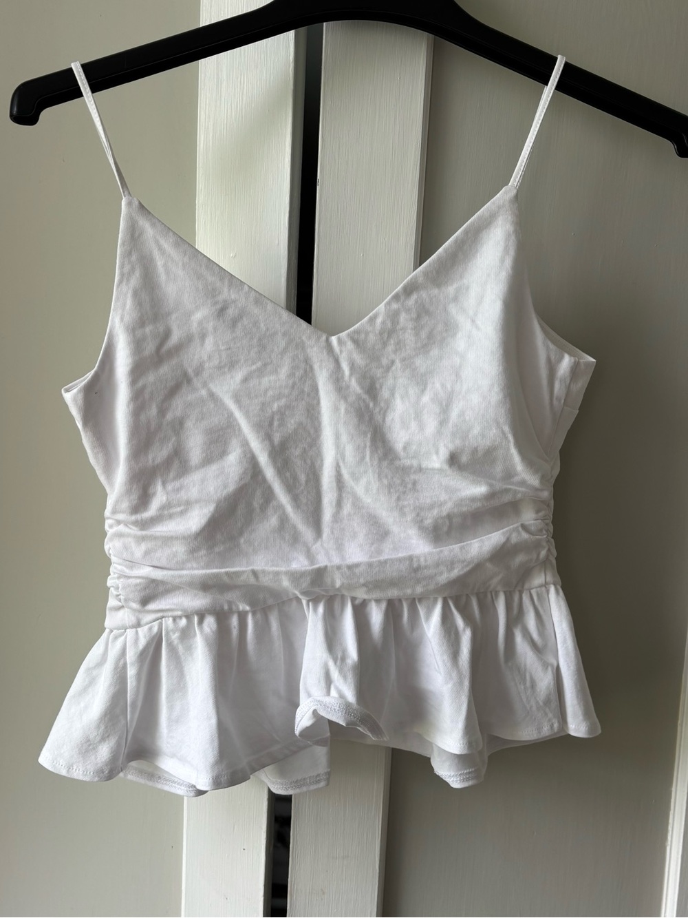 Women’s XS Express Cropped Ruffle Top - Picture 3 of 3